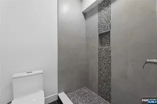 9 Cole St, Bergenfield, NJ 07621 - Photo 20