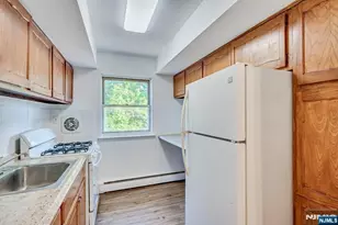55 Gills Ln 28, Woodbridge Township, NJ 08830 - Photo 14