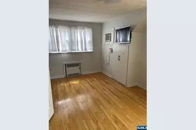 10-16 Burbank Street, Fair Lawn, NJ 07410 - Photo 14