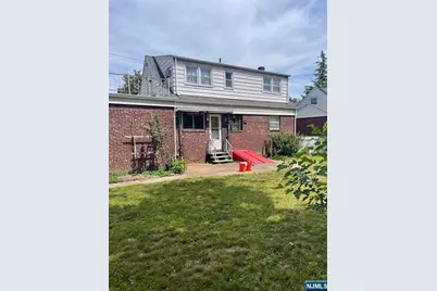 10-16 Burbank Street, Fair Lawn, NJ 07410 - Photo 6