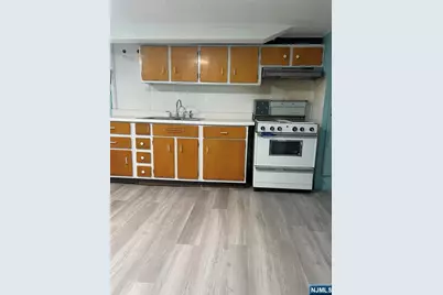 10-16 Burbank Street, Fair Lawn, NJ 07410 - Photo 16