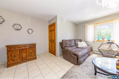 137 Uhland, East Rutherford, NJ 07073 - Photo 4