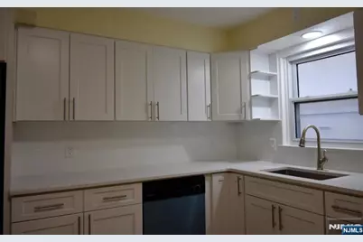 356 Slocum Way, Fort Lee, NJ 07024 - Photo 6