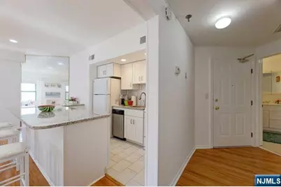 22 Engle Street R17 #R17, Englewood, NJ 07631 - Photo 18