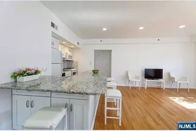 22 Engle Street R17 #R17, Englewood, NJ 07631 - Photo 6