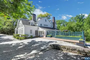 9 E Saddle River Rd, Saddle River, NJ 07458 - Photo 6
