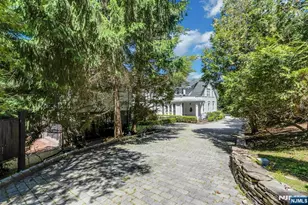9 E Saddle River Rd, Saddle River, NJ 07458 - Photo 4