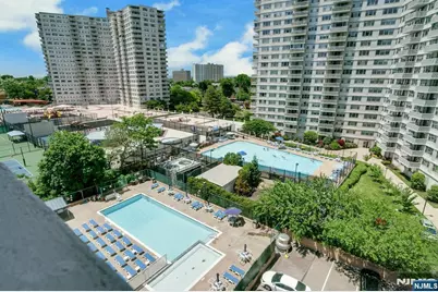 2077 Center Avenue 9E #9E, Fort Lee, NJ 07024 - Photo 12