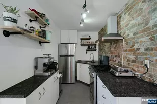 2077 Center Ave 9E, Fort Lee, NJ 07024 - Photo 8