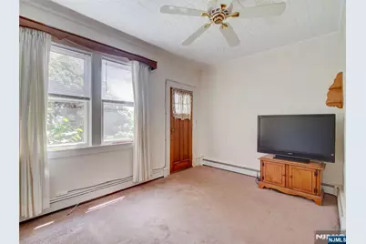 213 Kipp Avenue, Elmwood Park, NJ 07407 - Photo 4