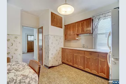 213 Kipp Avenue, Elmwood Park, NJ 07407 - Photo 10