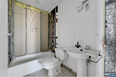100 Carlyle 16 J/K N #16 J/K N, Cliffside Park, NJ 07010 - Photo 24