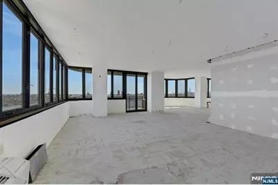 100 Carlyle 16 J/K N #16 J/K N, Cliffside Park, NJ 07010 - Photo 10