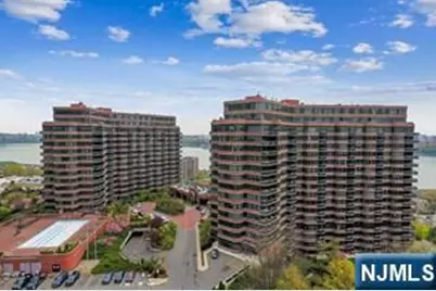 100 Carlyle 16 J/K N #16 J/K N, Cliffside Park, NJ 07010 - Photo 1
