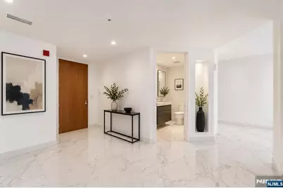 100 Carlyle 16 J/K N #16 J/K N, Cliffside Park, NJ 07010 - Photo 6