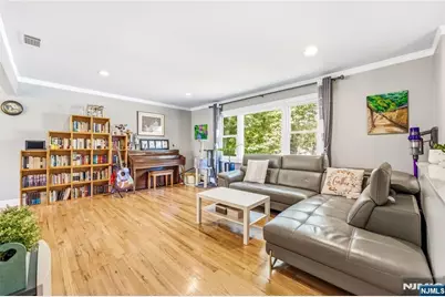 850 Edgewater Avenue, Ridgefield, NJ 07657 - Photo 4