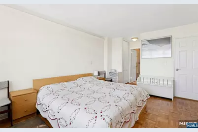 2000 Linwood Avenue 17X #17X, Fort Lee, NJ 07024 - Photo 12