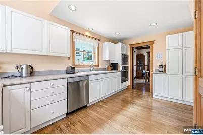 176 Woodward Avenue, Rutherford, NJ 07070 - Photo 16