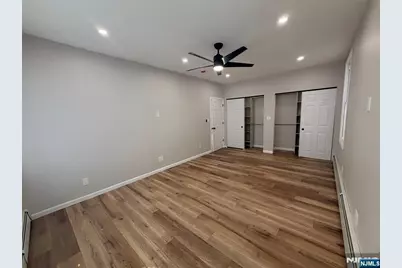 9 Van Nostrand Avenue, Jersey City, NJ 07305 - Photo 10
