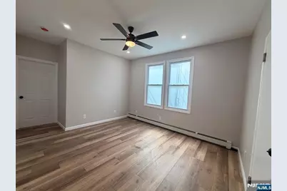 9 Van Nostrand Avenue, Jersey City, NJ 07305 - Photo 4