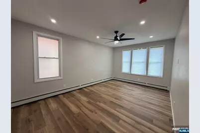 9 Van Nostrand Avenue, Jersey City, NJ 07305 - Photo 8