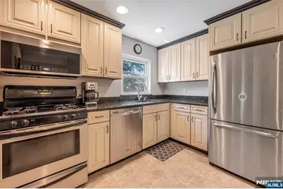 12 Waibel Drive, Allendale, NJ 07401 - Photo 8