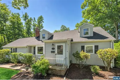 12 Waibel Drive, Allendale, NJ 07401 - Photo 2
