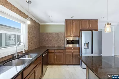 95 Cedar Avenue, Hackensack, NJ 07601 - Photo 8