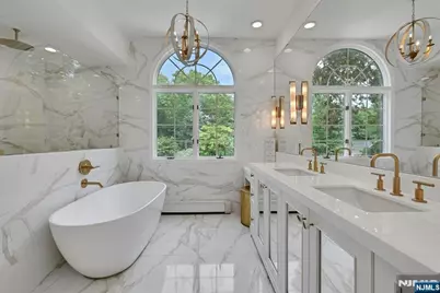 111 Hudson Avenue, Tenafly, NJ 07670 - Photo 14