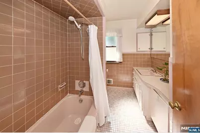 468 Bergen Avenue, Maywood, NJ 07607 - Photo 10