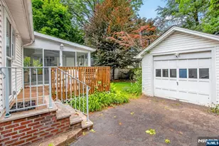 489 Maple Ave, Teaneck Township, NJ 07666 - Photo 14
