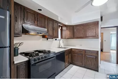 489 Maple Avenue, Teaneck Township, NJ 07666 - Photo 12