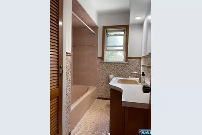 78 E Almira Street, Bloomfield, NJ 07003 - Photo 8