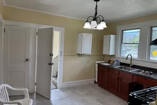 179 Laurel Ave, Irvington, NJ 07111 - Photo 4