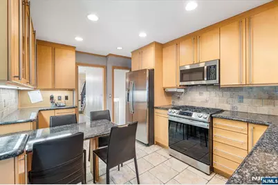 250 Briarcliffe Road, Teaneck Township, NJ 07666 - Photo 8