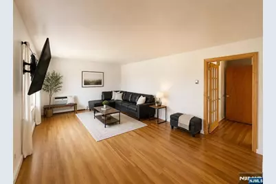 121 Edsall Avenue 2nd Floor #2nd Floor, Palisades Park, NJ 07650 - Photo 10