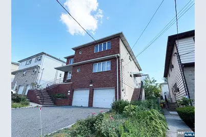 121 Edsall Avenue 2nd Floor #2nd Floor, Palisades Park, NJ 07650 - Photo 2