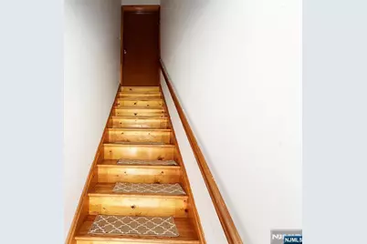 121 Edsall Avenue 2nd Floor #2nd Floor, Palisades Park, NJ 07650 - Photo 4