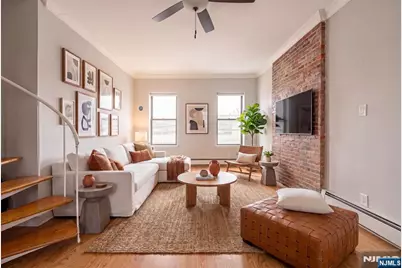 133 Grand Street 401 #401, Jersey City, NJ 07302 - Photo 2