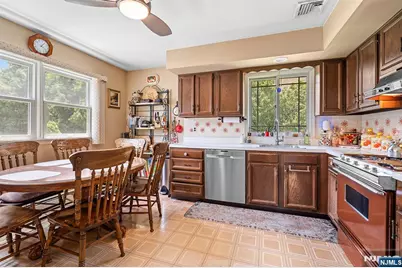 2 Violet Court, Bergenfield, NJ 07621 - Photo 12