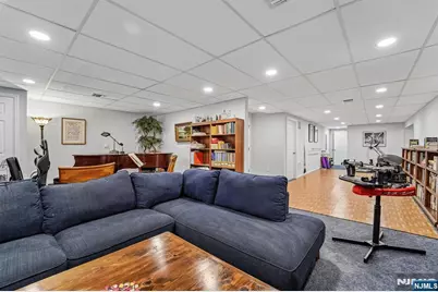 24 Pineview Drive, Waldwick, NJ 07463 - Photo 22