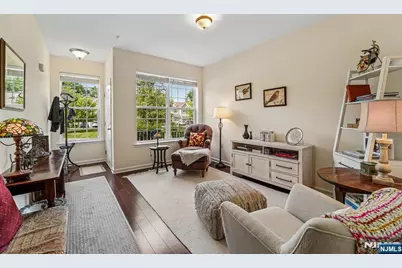 24 Pineview Drive, Waldwick, NJ 07463 - Photo 12