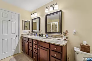 24 Pineview Dr, Waldwick, NJ 07463 - Photo 18