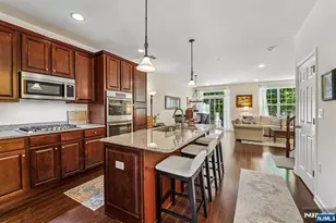 24 Pineview Dr, Waldwick, NJ 07463 - Photo 8
