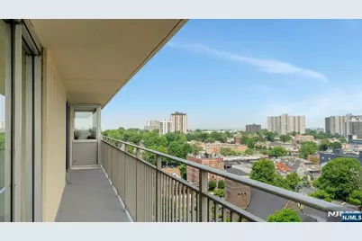 1530 Palisade Avenue 10F #10F, Fort Lee, NJ 07024 - Photo 32