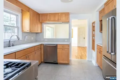 13 Potter Court, Montclair, NJ 07043 - Photo 6