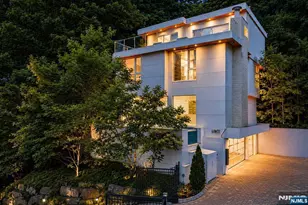 31A Casta Ln, Edgewater, NJ 07020 - Photo 2