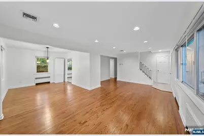 160 Magnolia Avenue, Cresskill, NJ 07626 - Photo 2