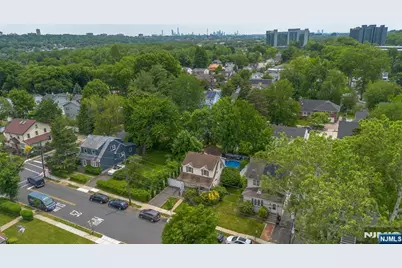 256 Fycke Lane, Teaneck Township, NJ 07666 - Photo 28