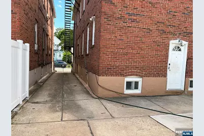584 Gregory Avenue 1st Floor #1st Floor, Clifton, NJ 07011 - Photo 4